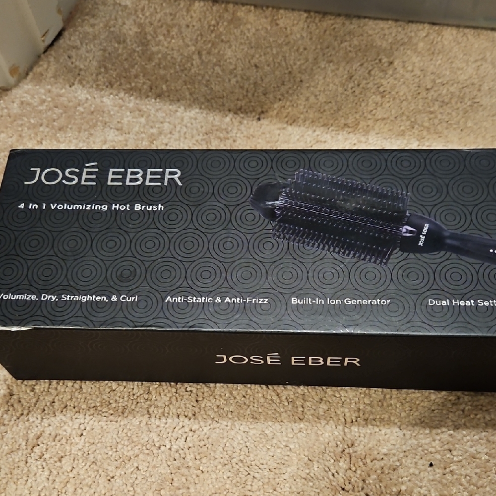 Black Grooming Tool for Precision Styling